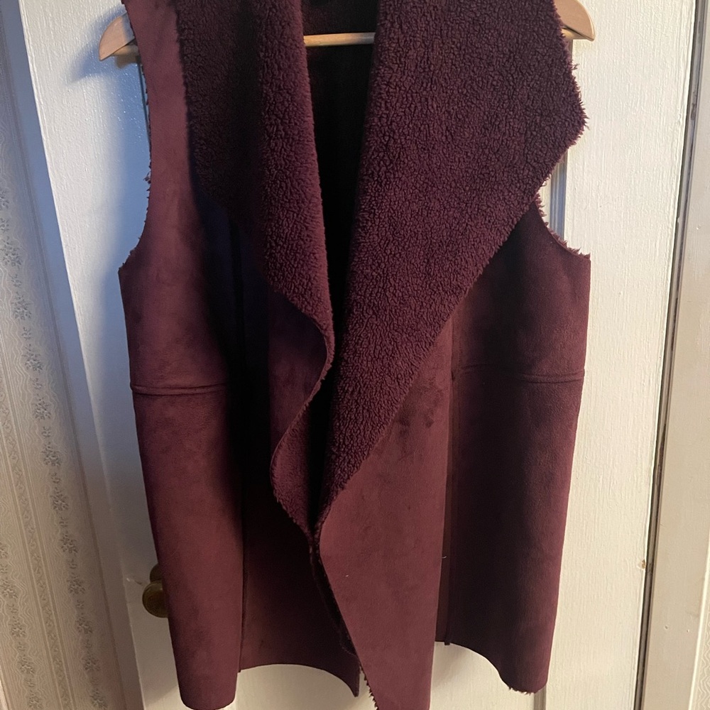 Susina Women's Burgundy Faux Fur/Synthetic Vest. 100% Polyester.